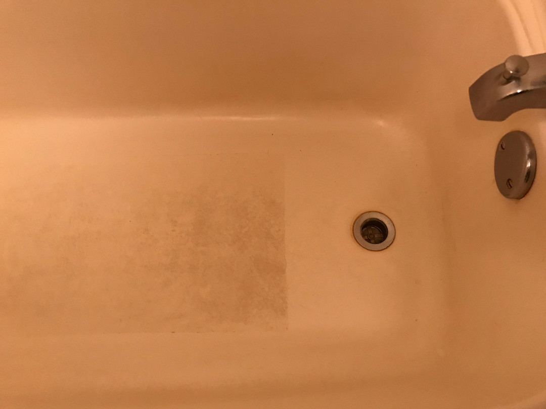 First American Hotel & Suites主图