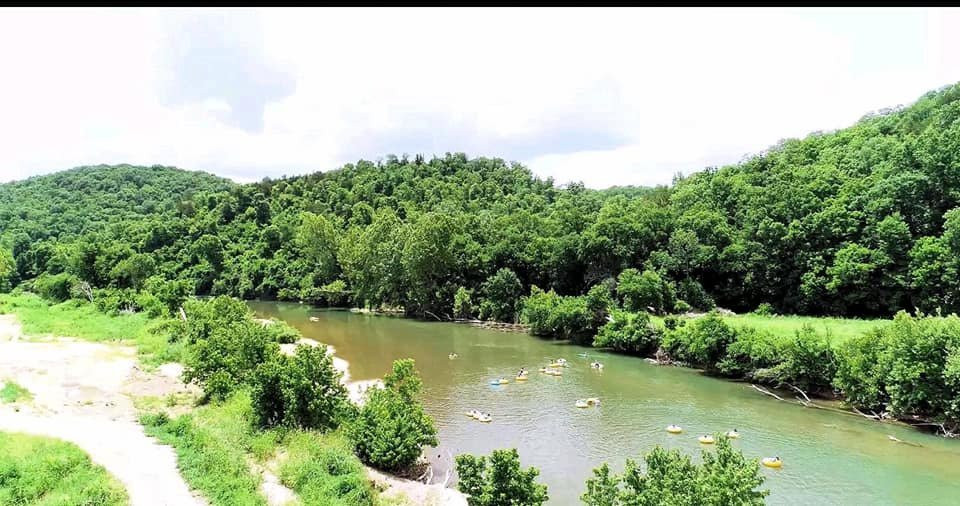 Camp Tomahawk Two-Mile Tube Float-Galena必去景点
