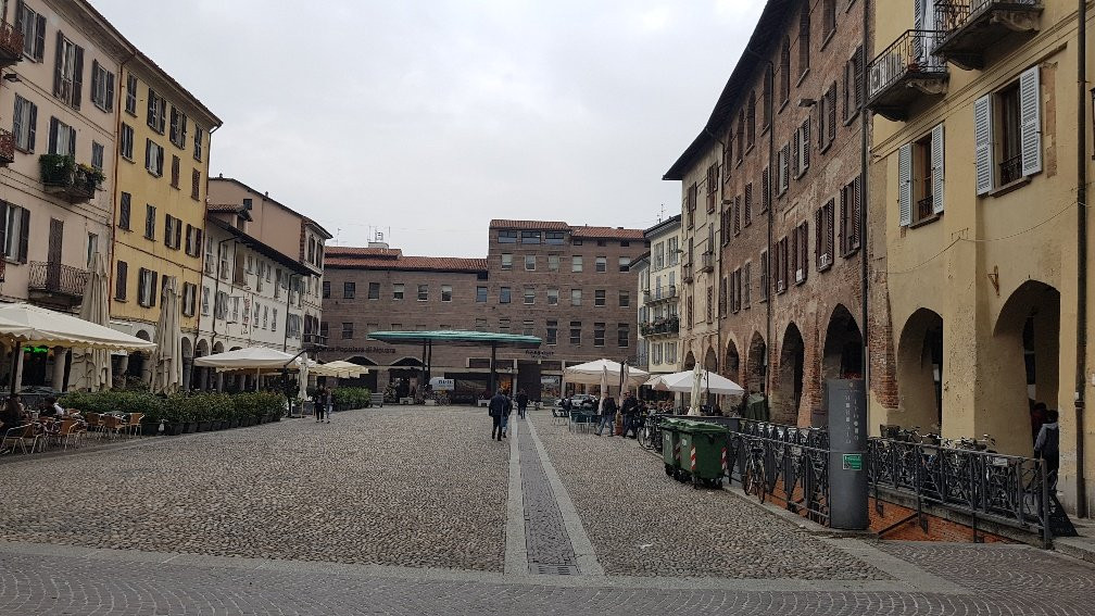 Piazza della Vittoria-帕维亚必去景点