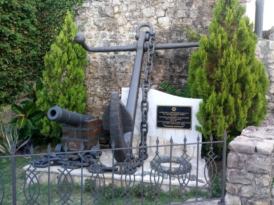 Monument to the Heroes of the Naval Battles in the Adriatic景点图片