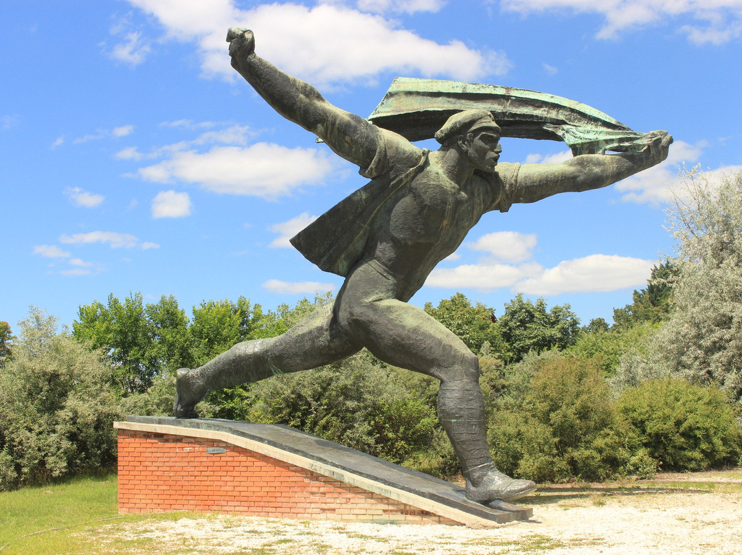 Diosd旅游景点-Memento Park