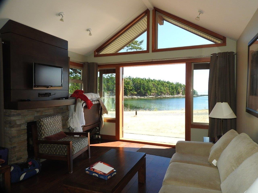 Mayne Island Resort主图