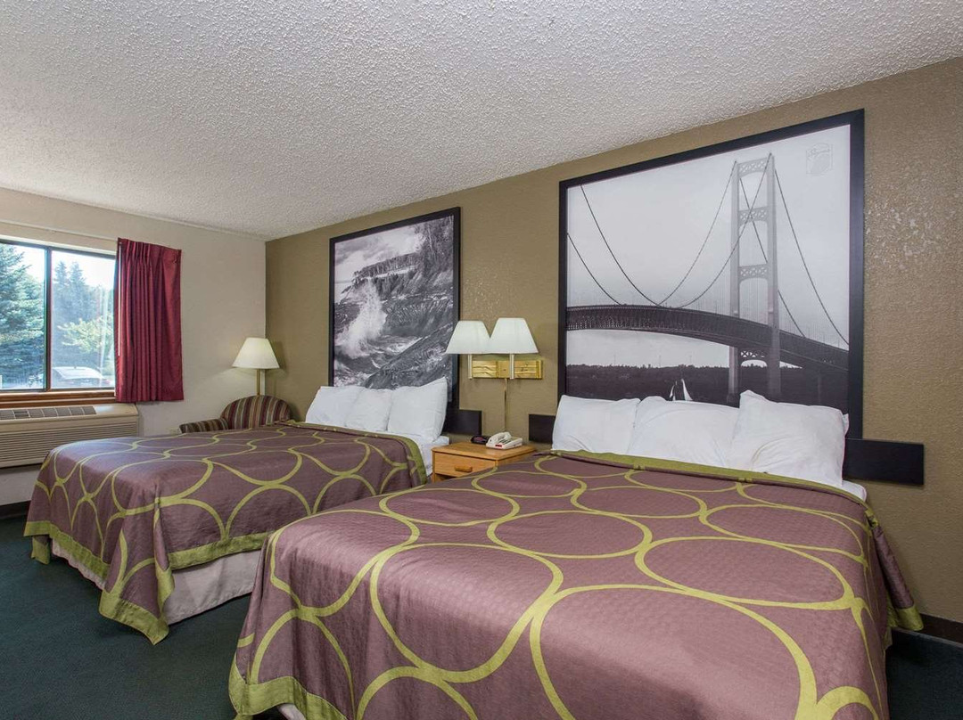 霍顿湖速8酒店主图