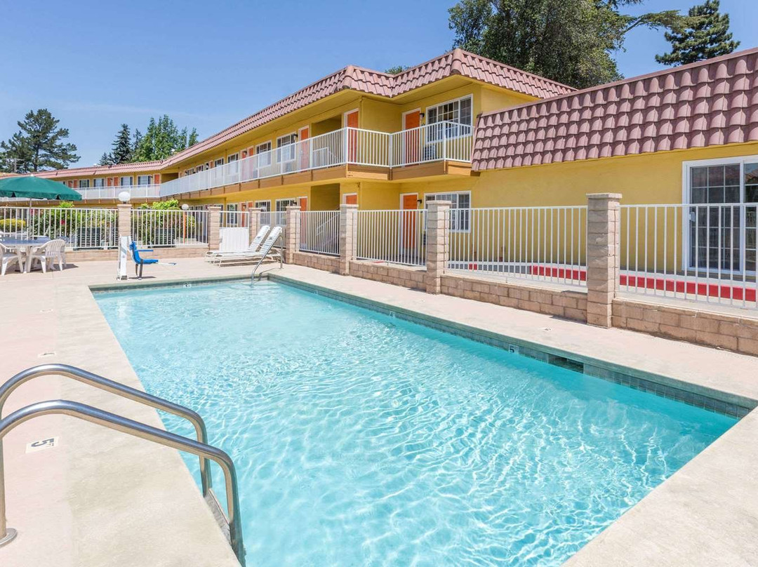 基恩城戴斯酒店主图