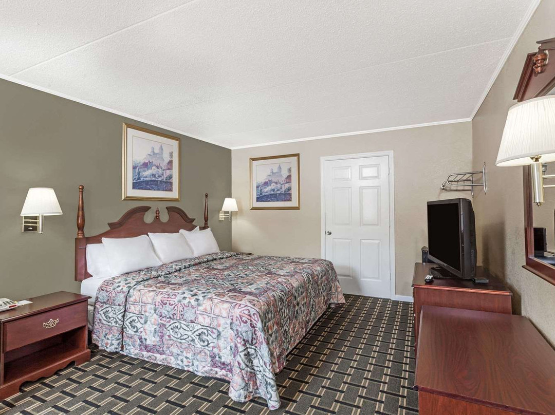 Days Inn by Wyndham Lenoir City主图