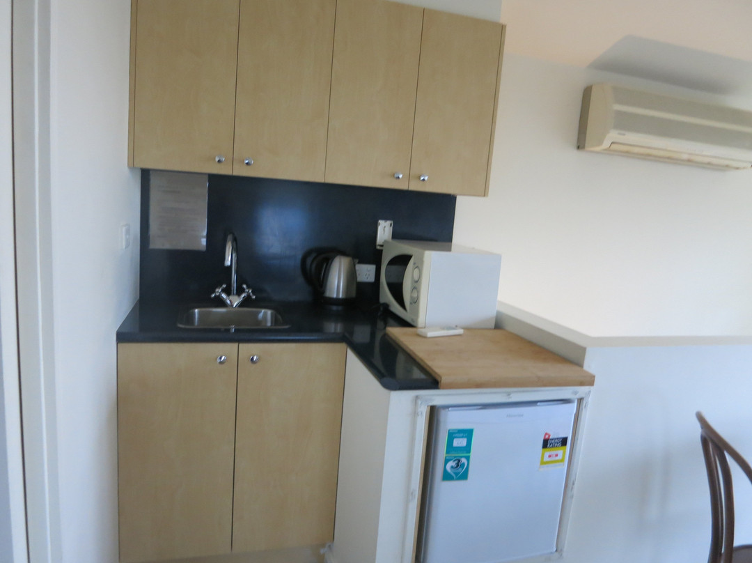 By The Seaside主图