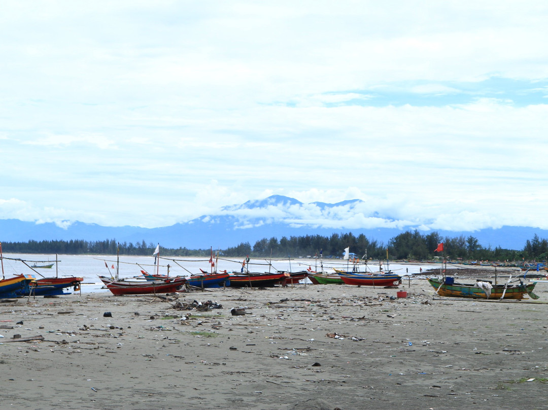 Tapak Paderi Beach景点图片