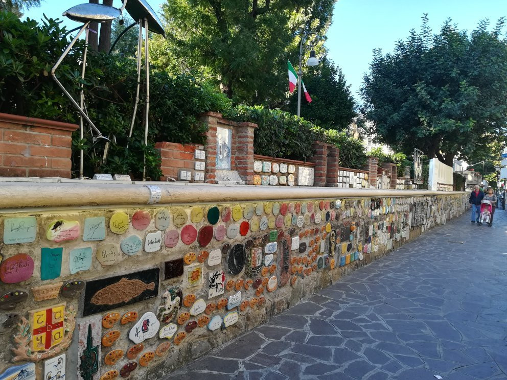 阿拉西奥旅游景点-Muretto di Alassio