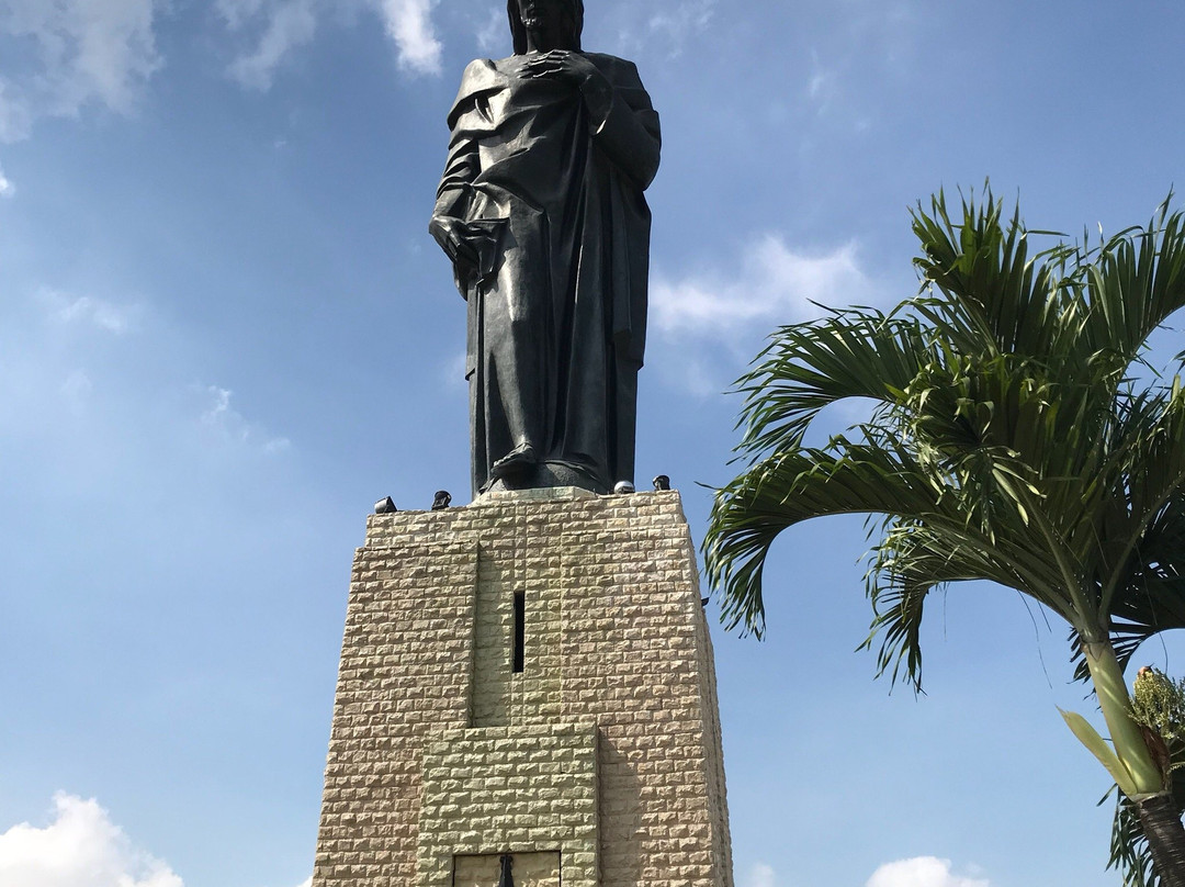 Monumento al Sagrado Corazon de Jesus-瓜亚基尔必去景点