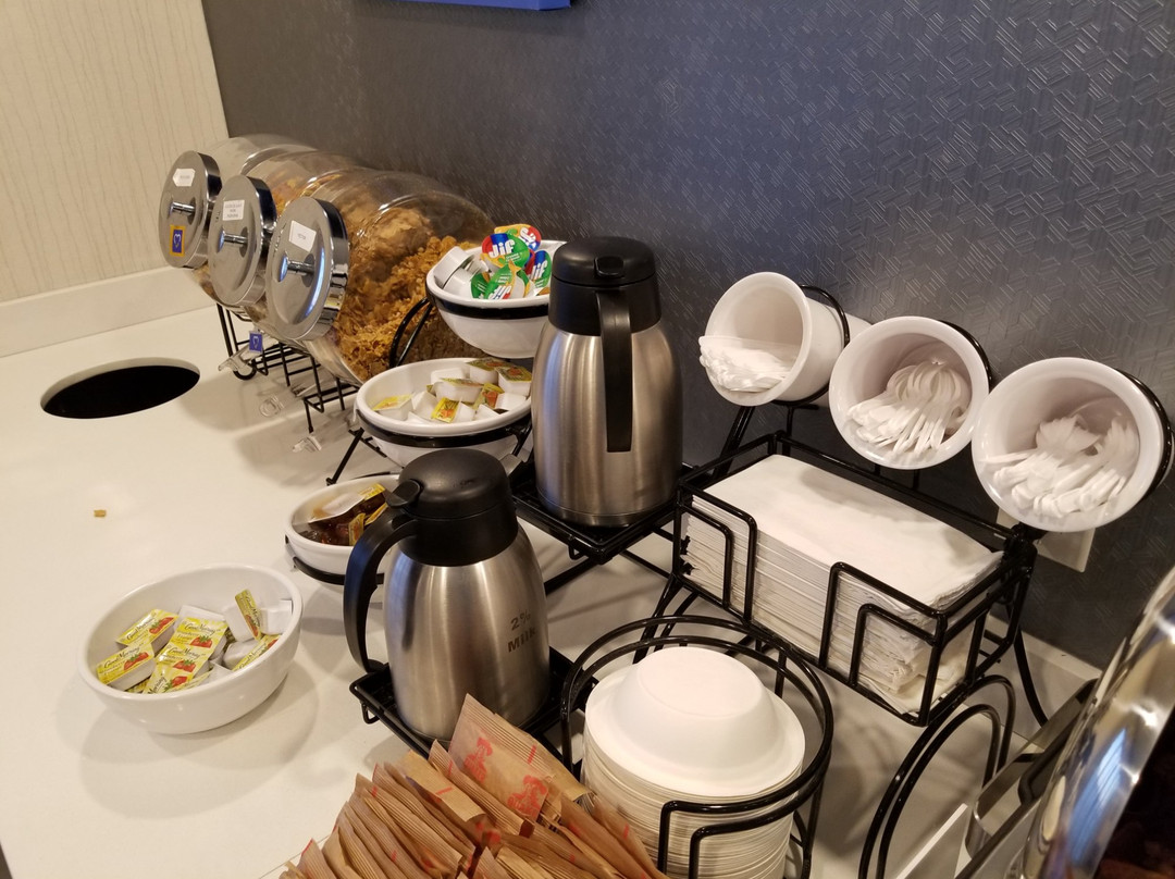 Comfort Inn Aeroport主图