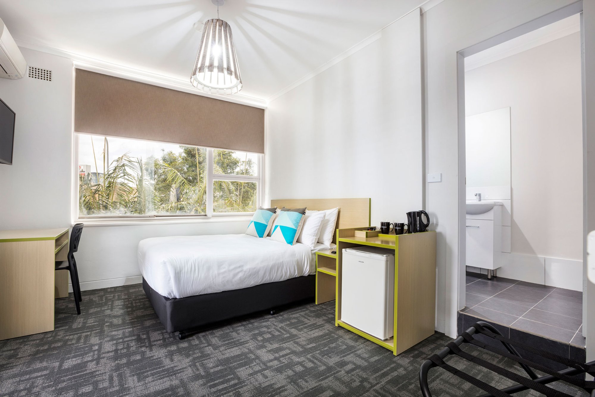 Nightcap at Caringbah Hotel-官方