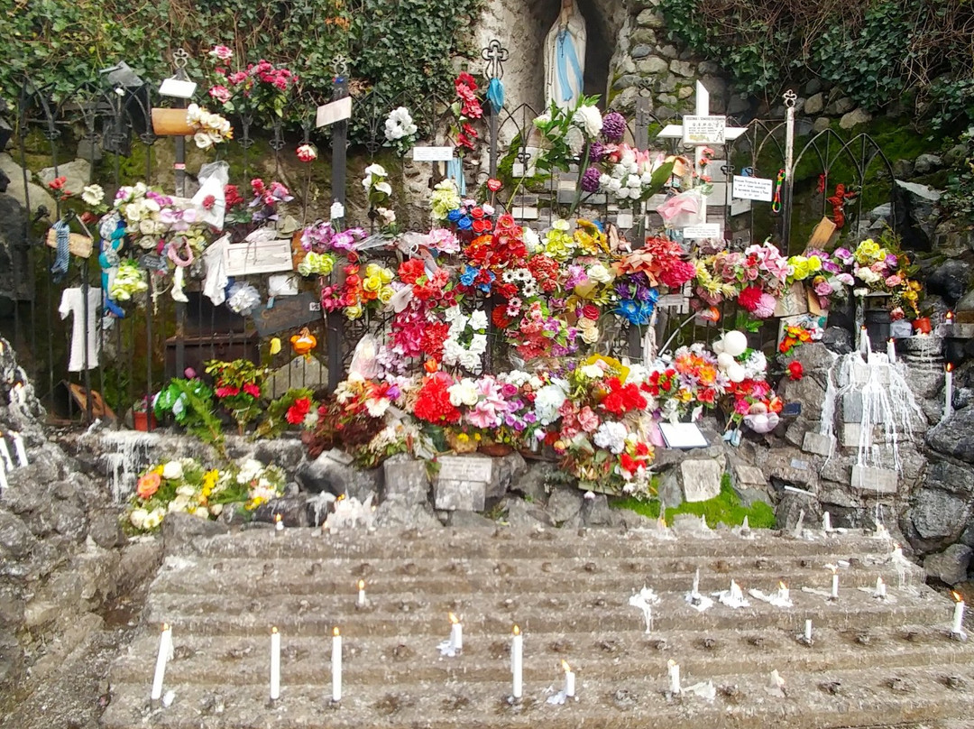 Gruta de Lourdes-巴拉斯港必去景点