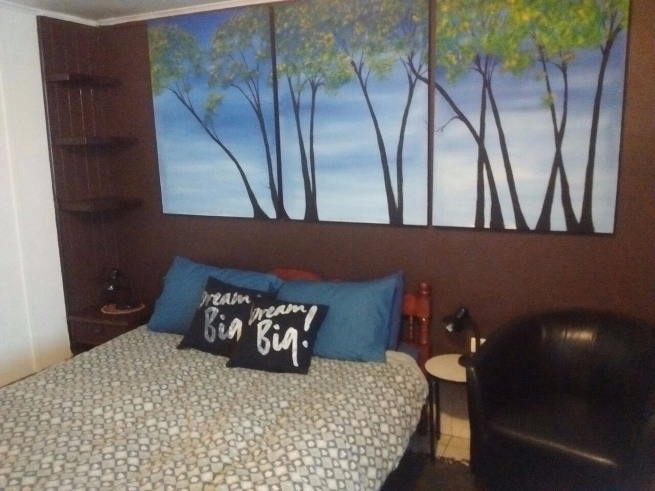 Jacaranda House-官方