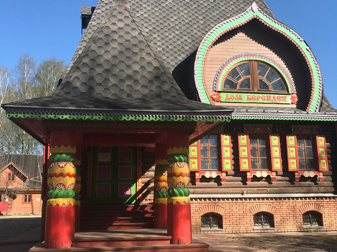 Berendej House景点图片