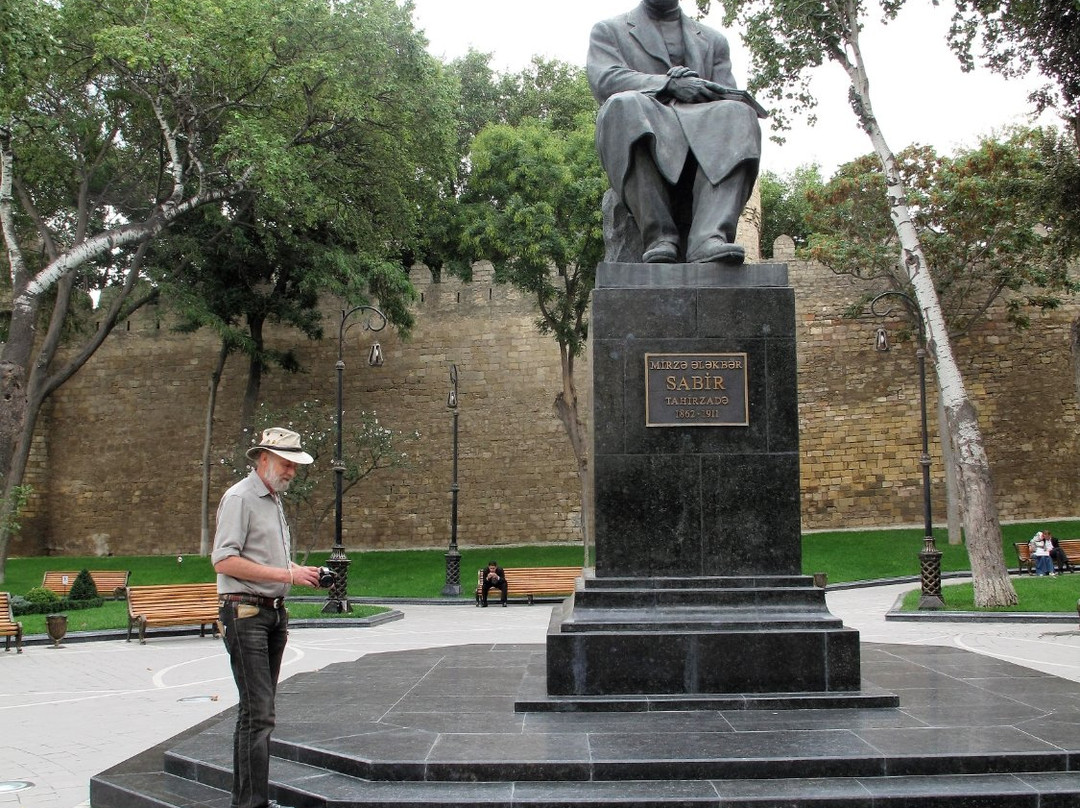 Monument to Mirza Alakbar Sabir-巴库必去景点
