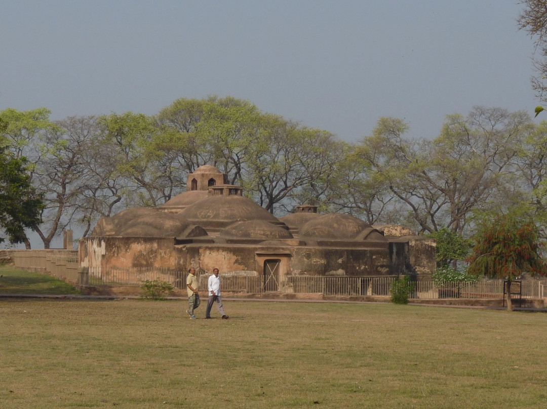 Shahi Qila-江布尔必去景点