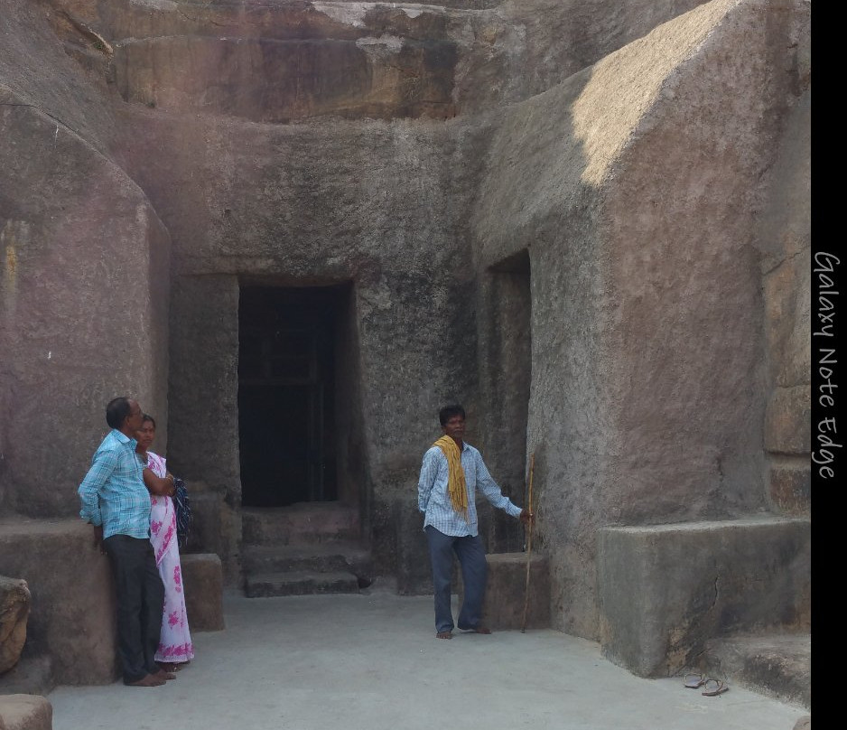 Ancient Caves景点图片