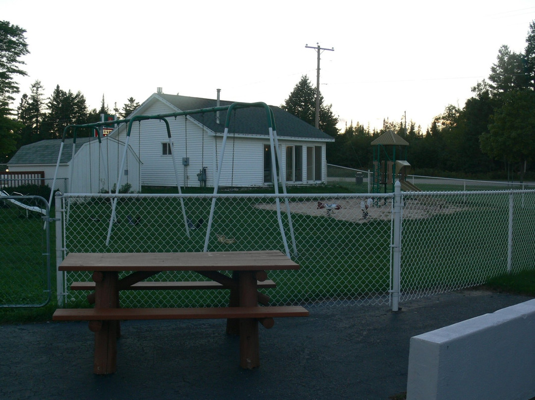 Budget Inn Mackinaw主图