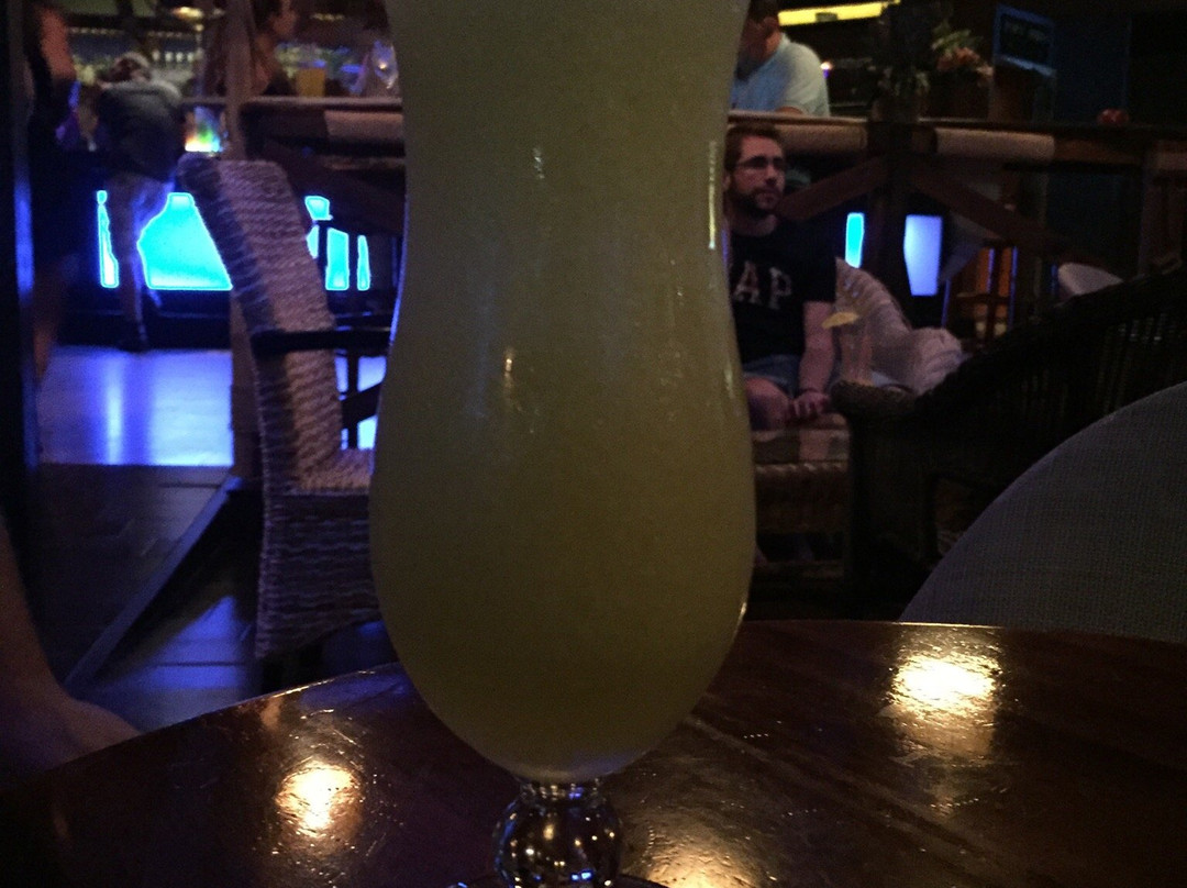 Tiki-Bar-甘迪亚海滩必去景点