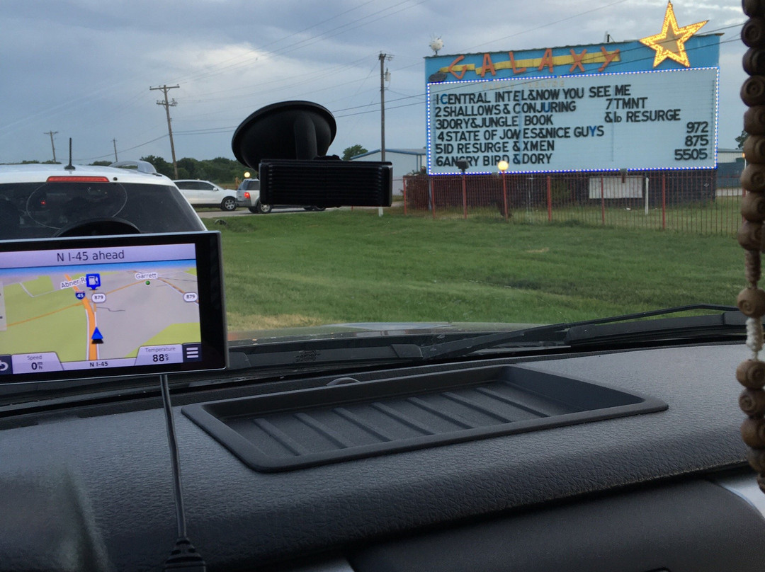 Galaxy Drive-in Movie Theatre-恩尼斯必去景点