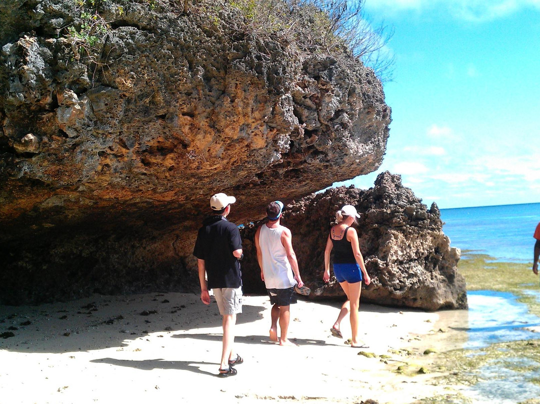 Navo Cave Tour-辛加东卡必去景点