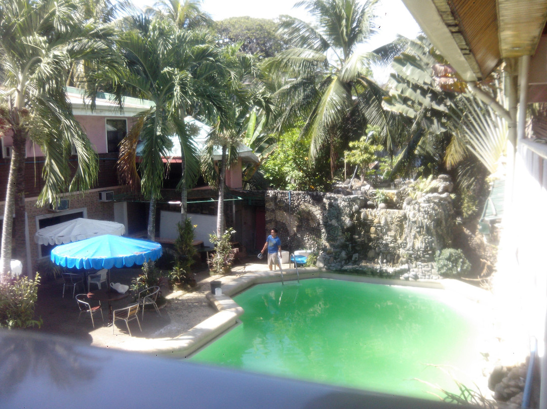 Rhovic's Place Hotel主图