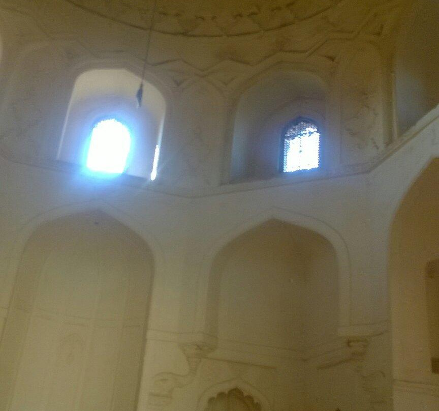 Solah Khamba Mosque景点图片