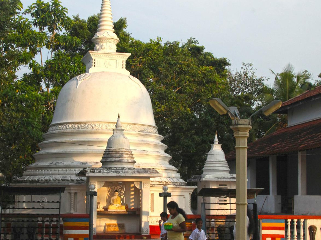 Naga Viharaya-希克杜沃必去景点