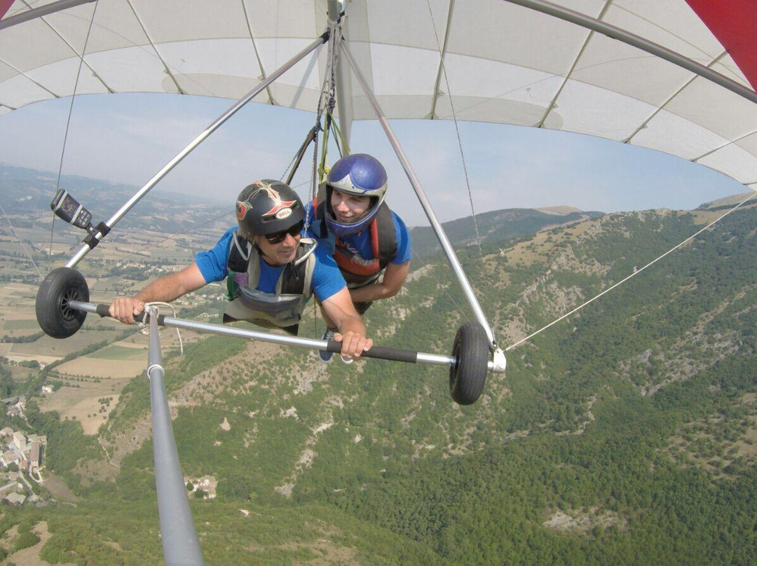 Deltaplano Biposto Tandem Hang Gliding-古比奥必去景点
