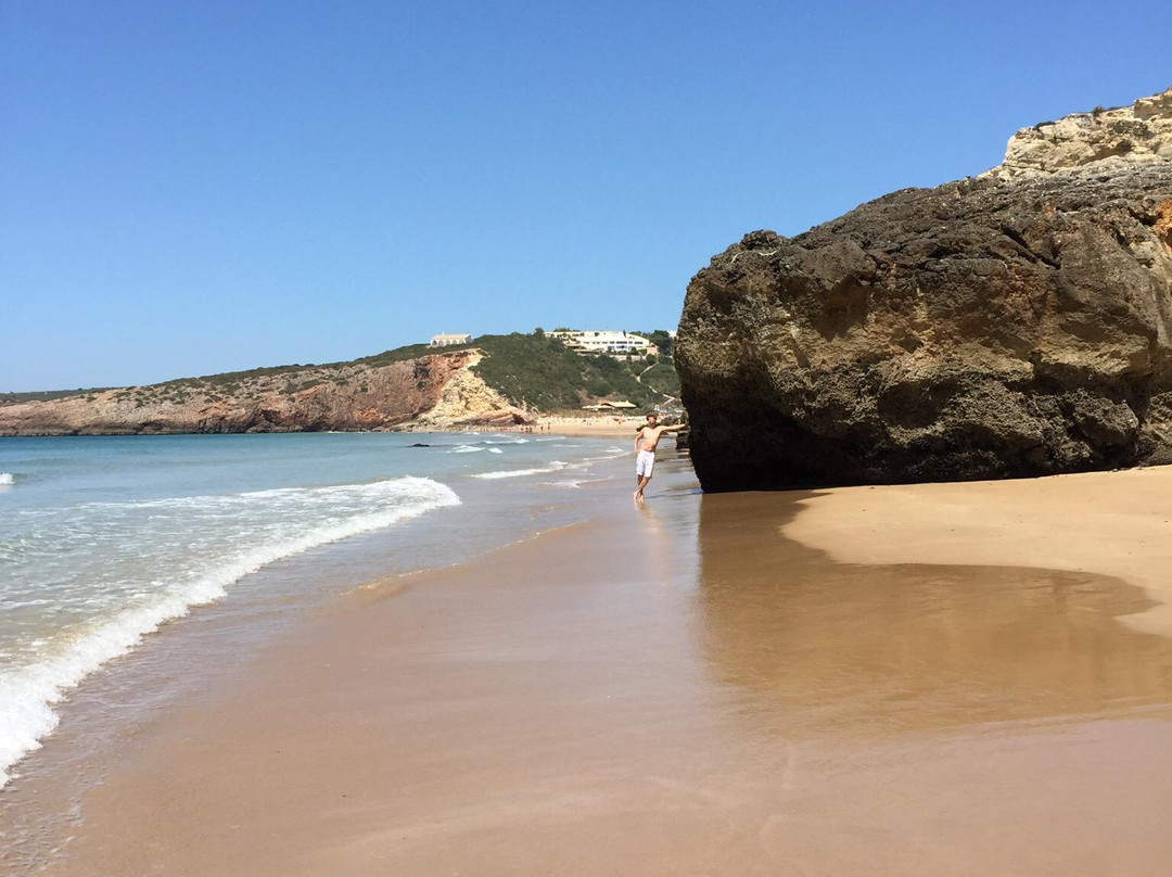 Praia do Zavial景点图片