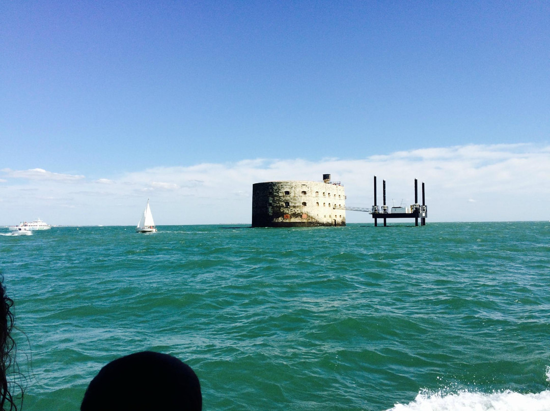 Croisieres Fourasines-Port-des-Barques必去景点