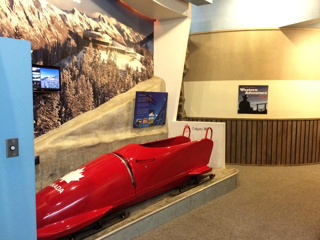 Travel Alberta West Glacier Visitor Information Centre景点图片
