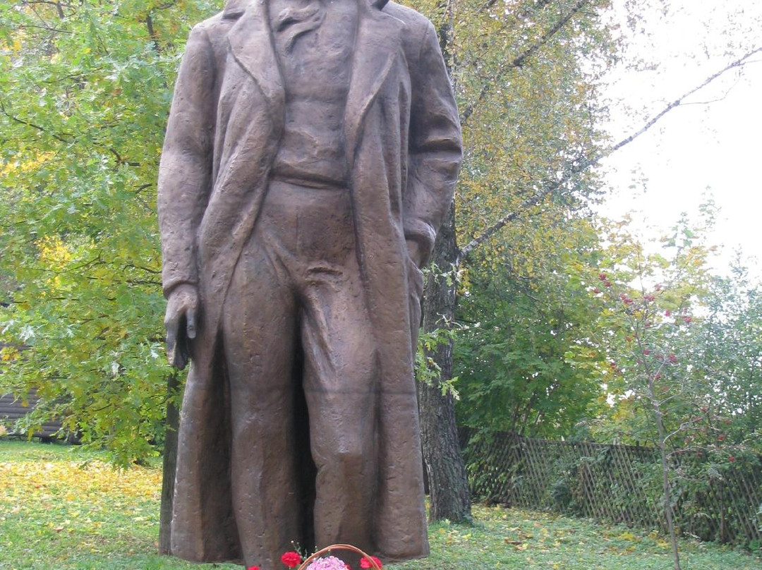 Statue of Sergey Esenin景点图片