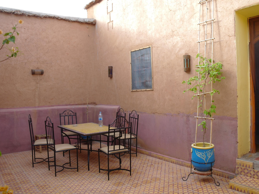 Tazenakht餐馆和美食-Auberge La Roche Noire Restaurant