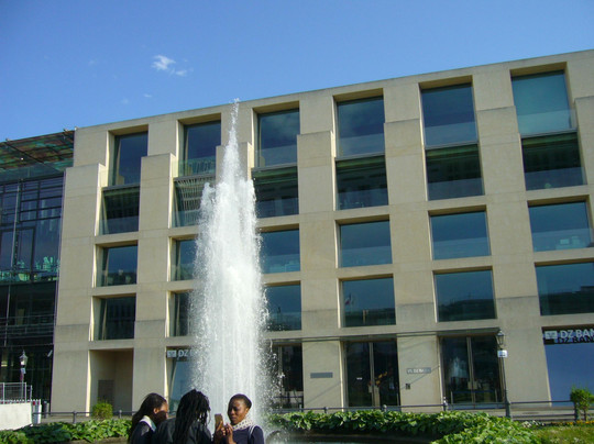 DZ Bank Building-柏林必去景点