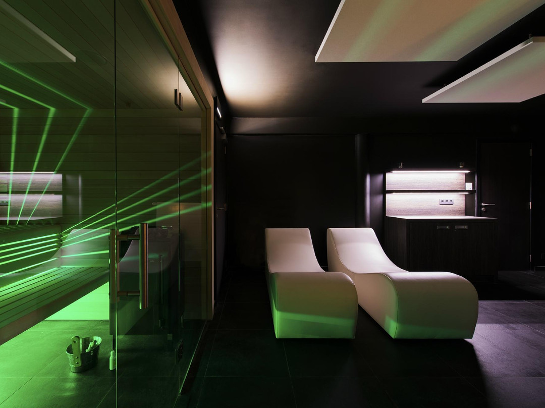 The Royal Snail Hotel Wellness Center景点图片