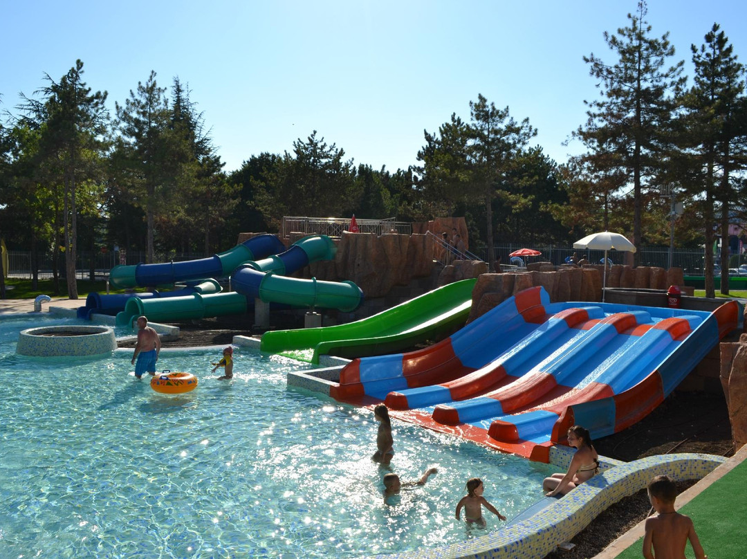 Aquapark Aquamania-阿尔伯纳必去景点