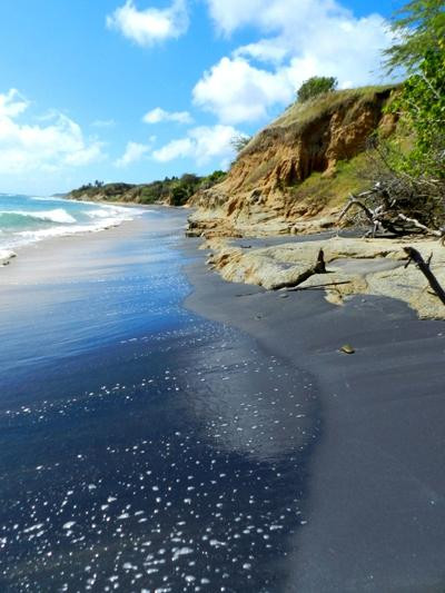 Black Sand Beach-维切克岛必去景点