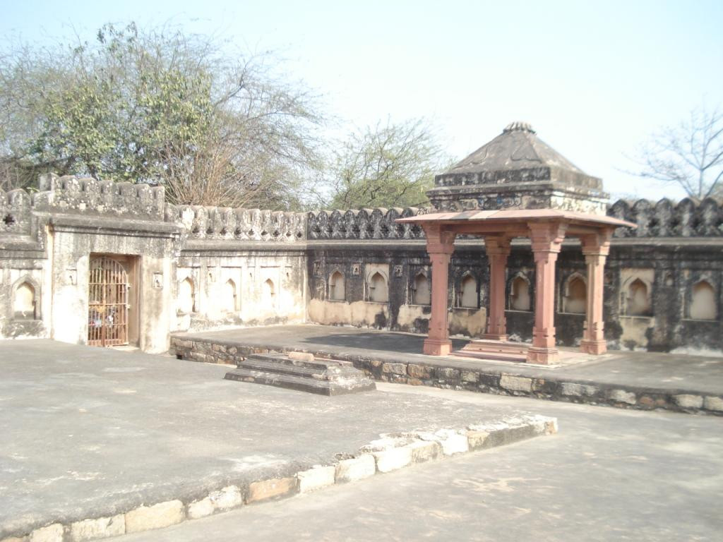 Jamali Kamali Tomb and Mosque-新德里必去景点