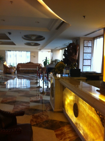 嘻牛·温州大酒店(贵阳喷水池地铁站店)主图