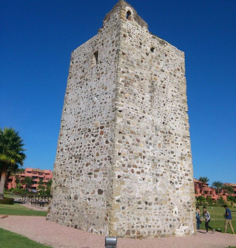 Torre de Guadalmansa-埃斯特波纳必去景点