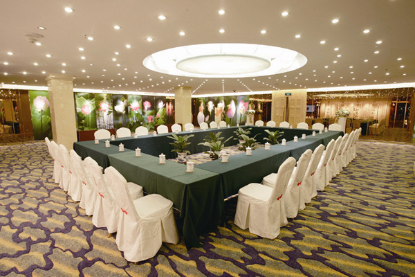 法尔胜大酒店主图