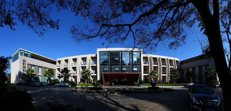 昆明湖景酒店主图