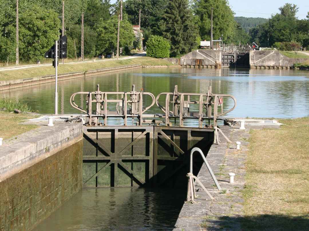 Les Tilleuls de la voie verte主图