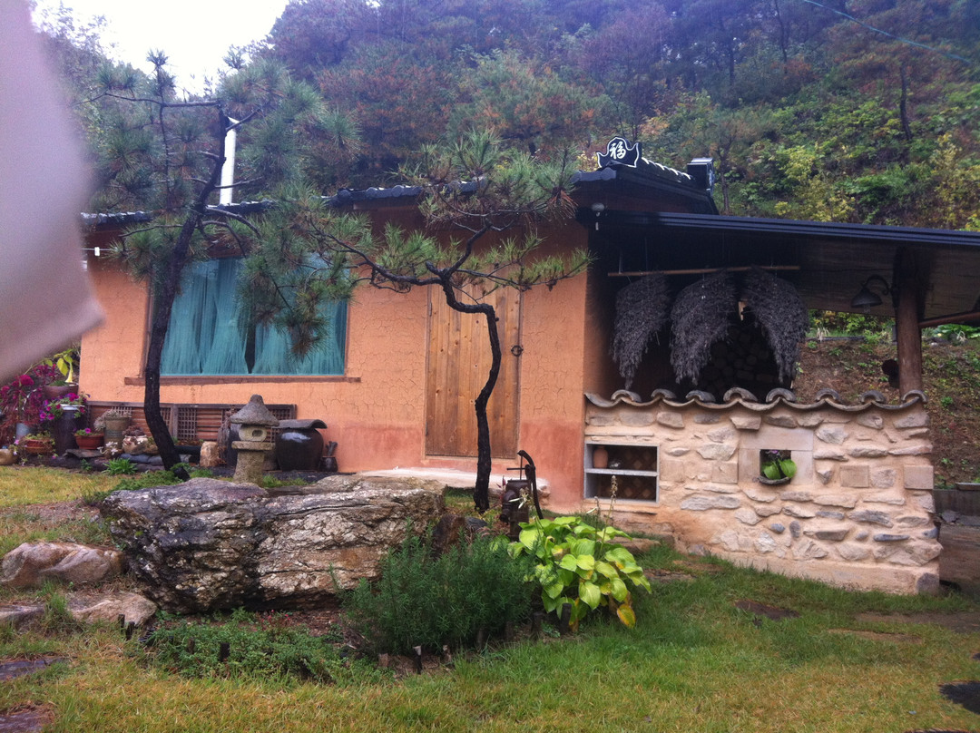 Bongjeongsagil 200 Guesthouse