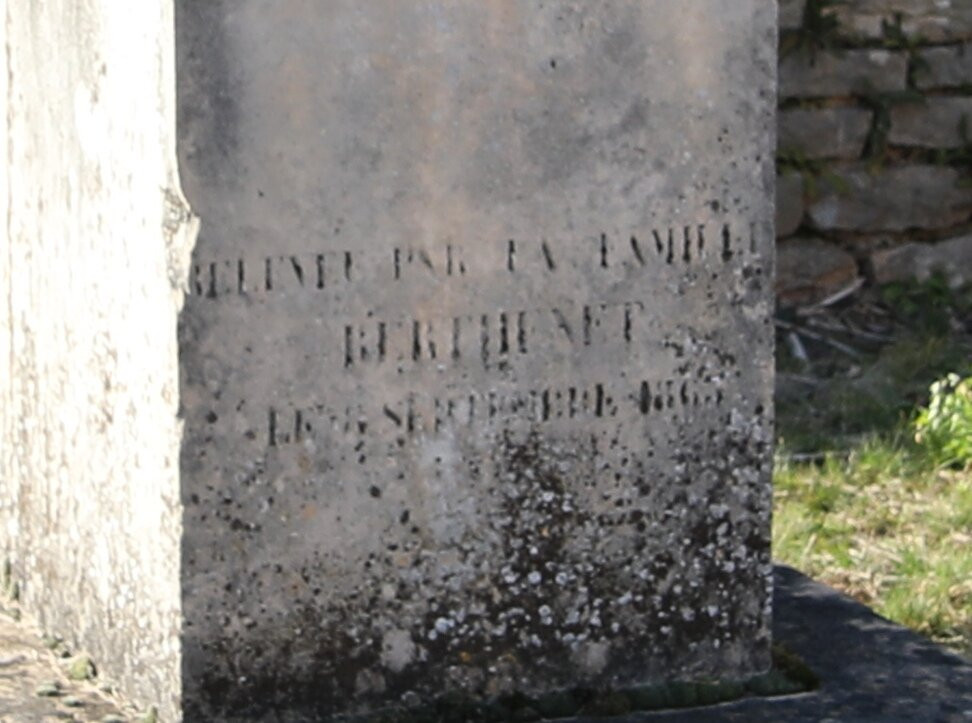 Les vieilles croix de Chenôves