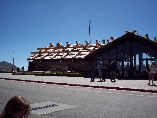 Alpine Visitor Center景点图片