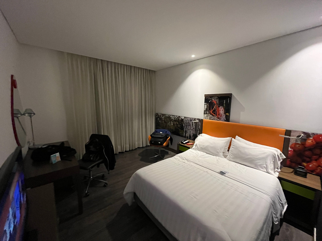 Hampton Inn By Hilton Cali主图