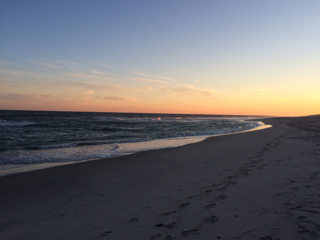 Ponquogue Beach景点图片