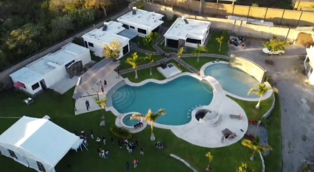 Bungalows Zoviq主图